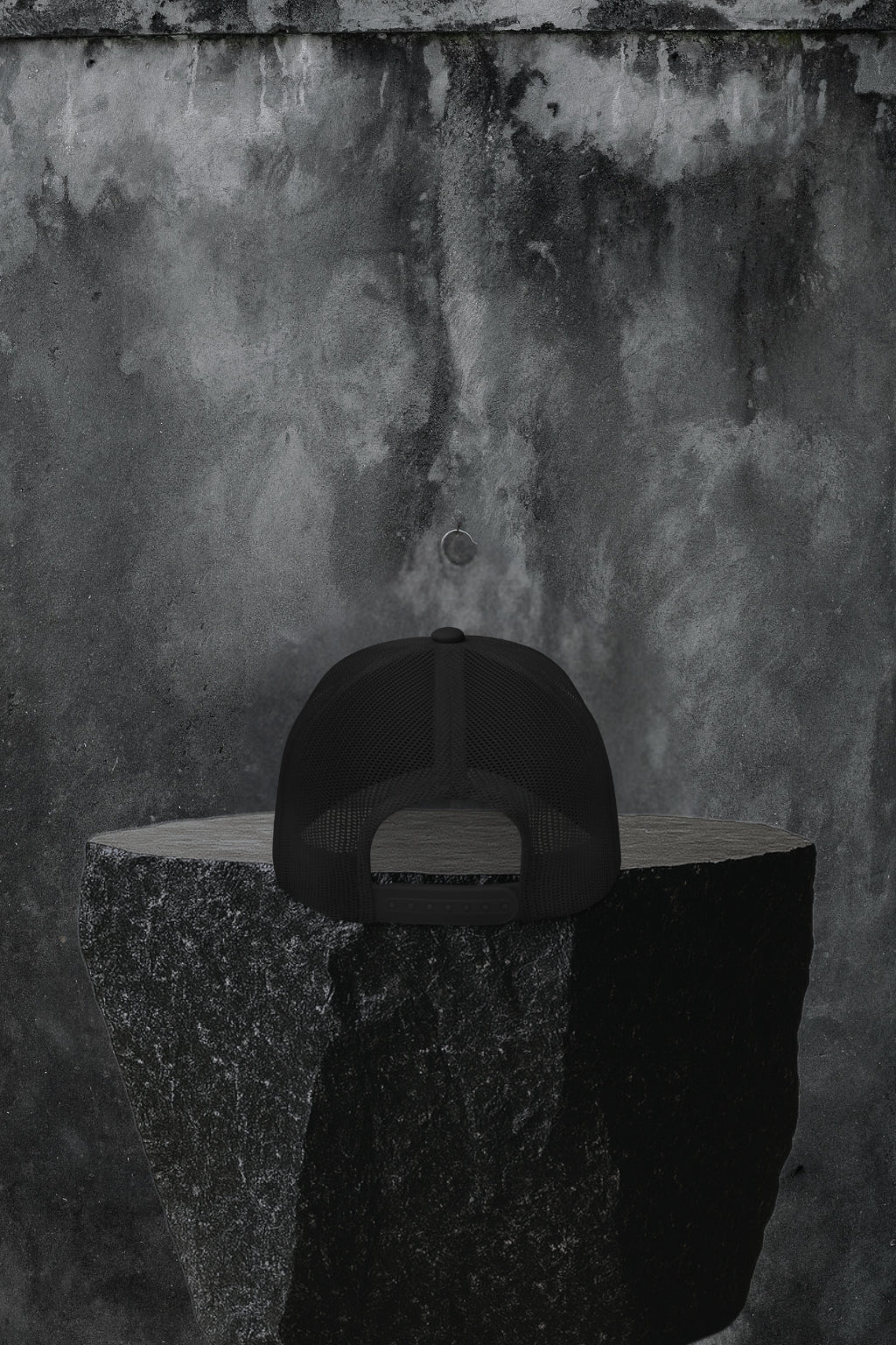 Canis White Core Trucker Cap