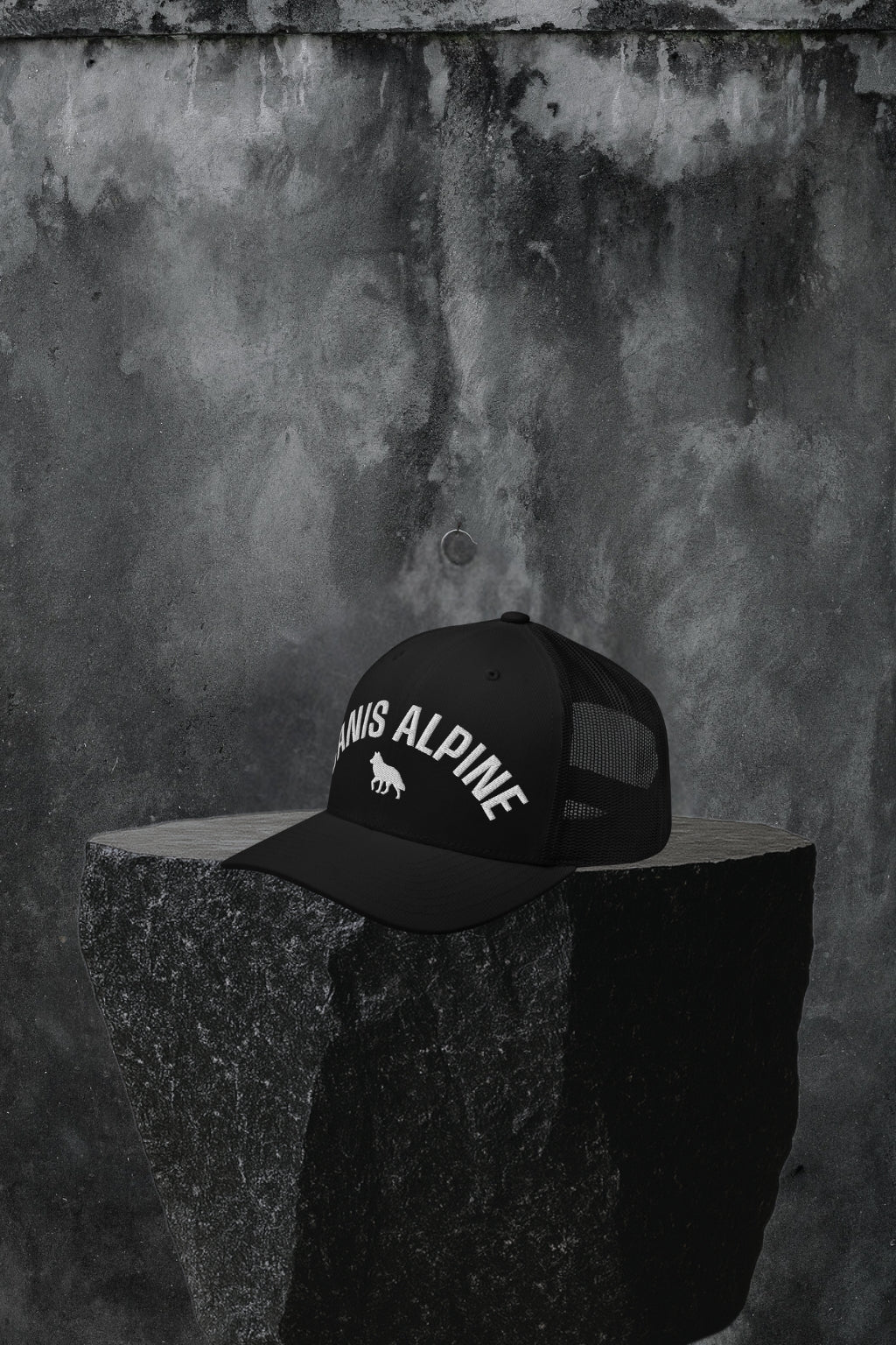 Canis White Core Trucker Cap