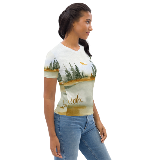 woman with nature inspired t-shirt from the side